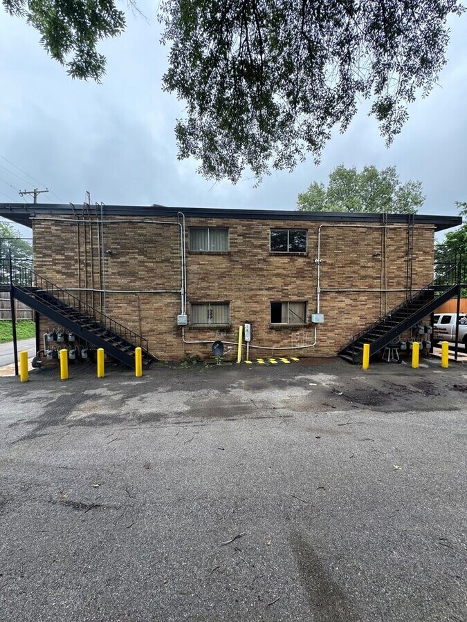 Photo - 139 N Claybrook St Unit 1