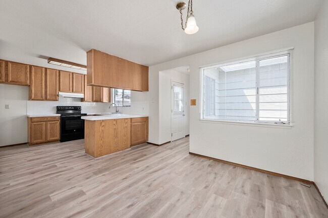 Photo - Nice 4BR/2.5BA Home in GREAT Location!