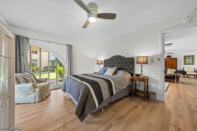 925 Palm View Dr Unit 111