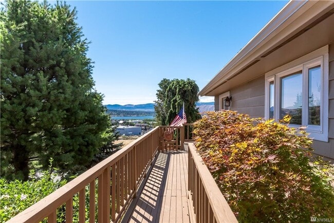 Photo - Amazing Views & Amazing 4 Bedroom/3 Bath Home w/ Move In Special!!
