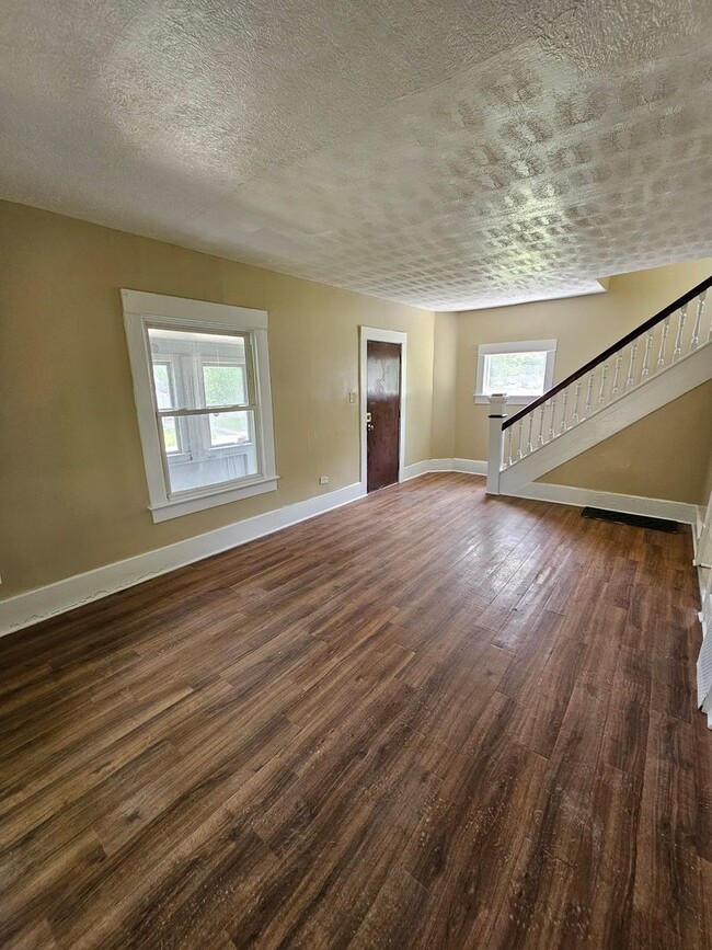 Photo - 344 Fuller St