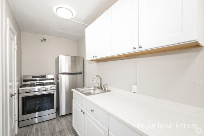 Building Photo - **NEWLY RENOVATED!!!Beautiful Victorian St... Unit 8 Rental