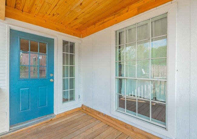 Photo - 3002 Kirk St