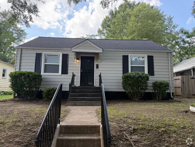 Building Photo - Beautiful renovated 3 bedroom 2 full bath ... Rental