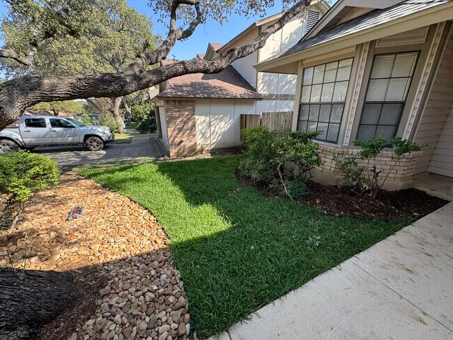 Photo - 9538 Cloverdale