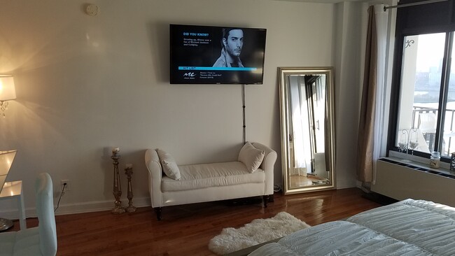 Seating area - 2540 Shore Blvd Condo