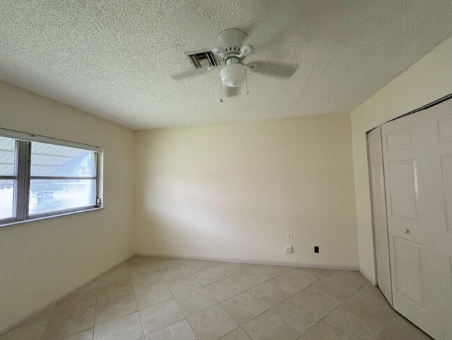 Photo - 1900 Palmland Dr