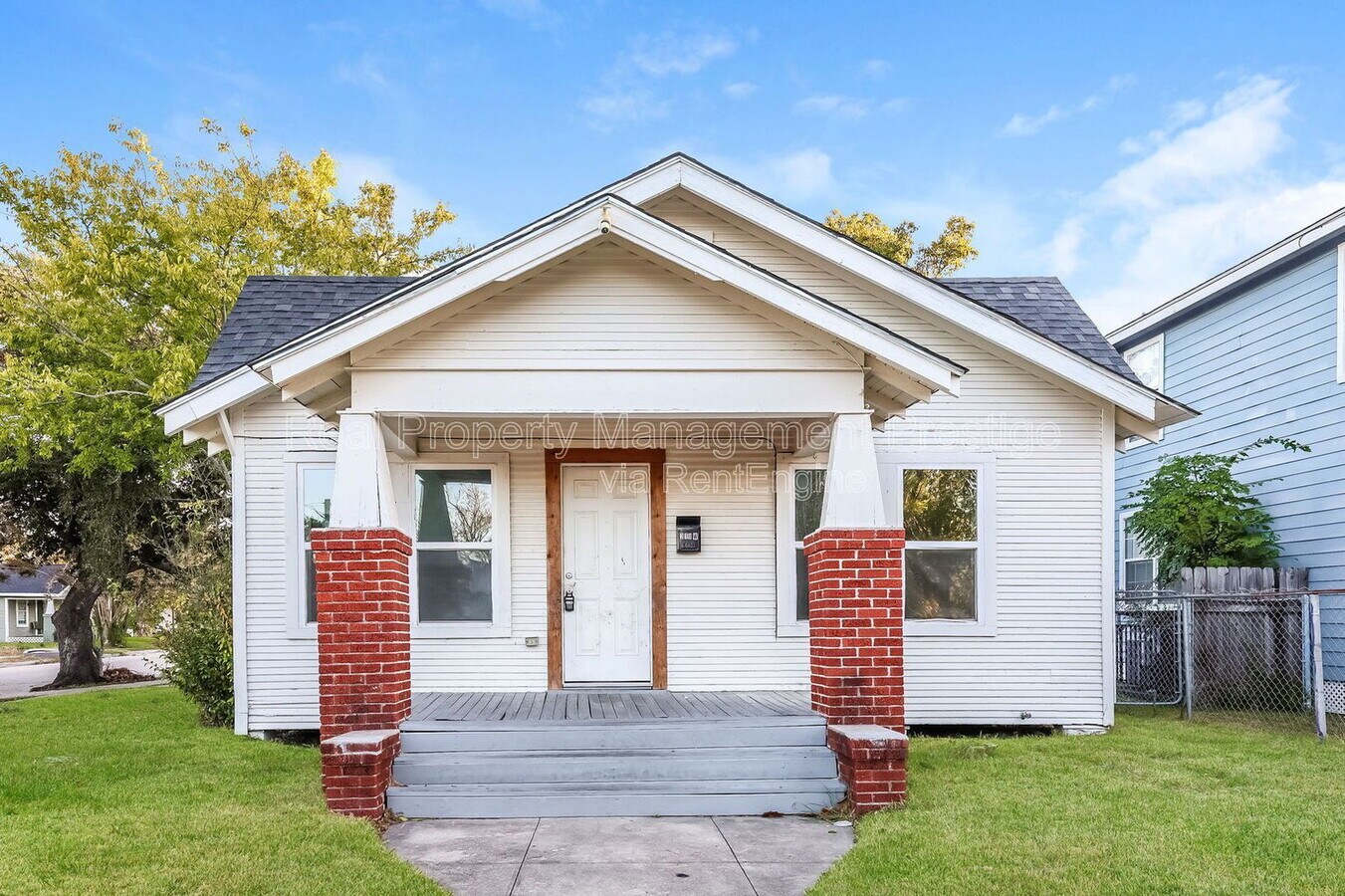 Photo - 310 W James Ave