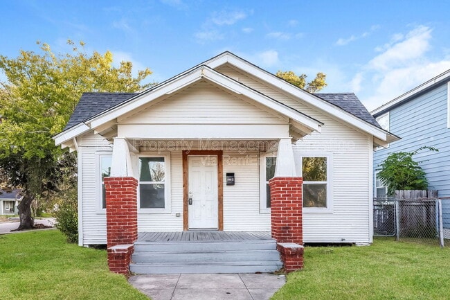 Building Photo - 310 W James Ave