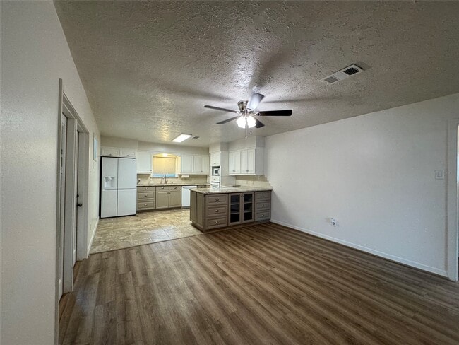 Photo - 2611 Prairie Ave
