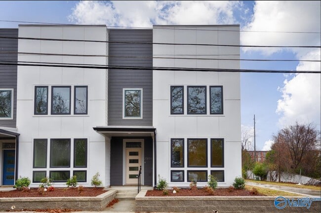 Building Photo - 2504 Freeman Rd SW