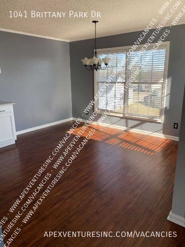 Photo - 1041 Brittany Park Dr