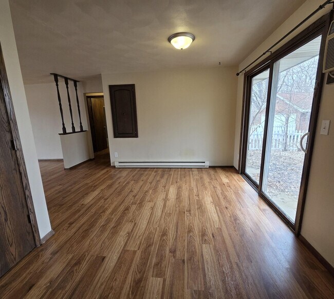 Photo - 1140-1142 W Weiland Ln