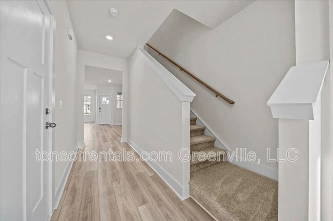 Photo - 448 Ml Pk Wy