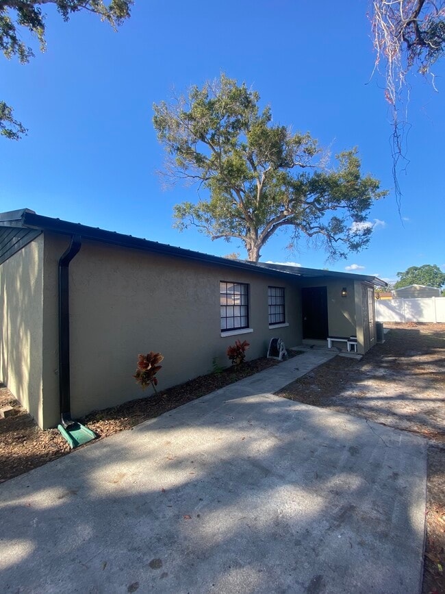 Photo - 3405 W Sligh Ave