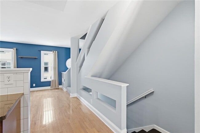 Photo - 856 St Charles Ave NE