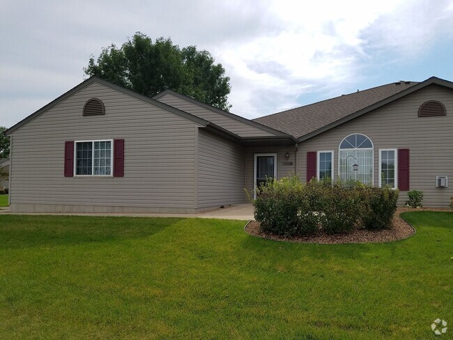 Building Photo - One level living in this end unit townhome!