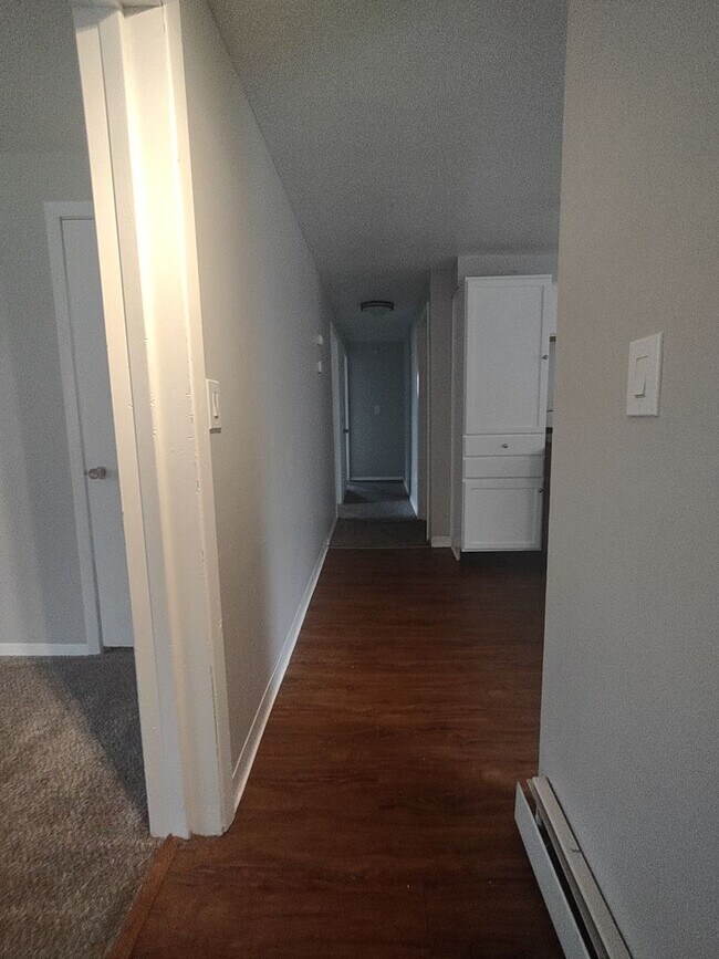 Photo - Spacious 4 Bedroom Single Family Home - No...