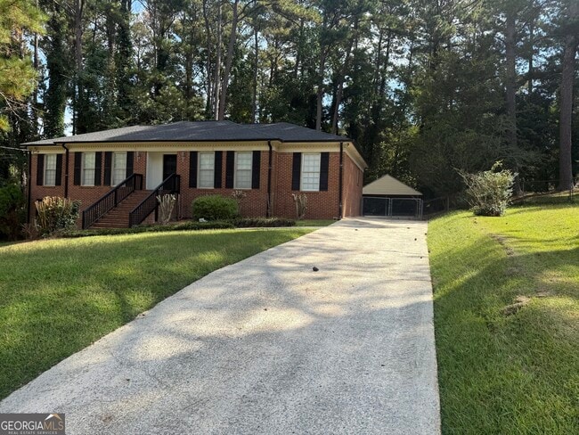 Photo - 1832 King George Ln SW