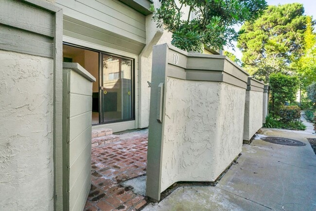 Photo - Beautiful townhome in La Jolla!  Three bedrooms plus office/extra bedroom! Available immediately!