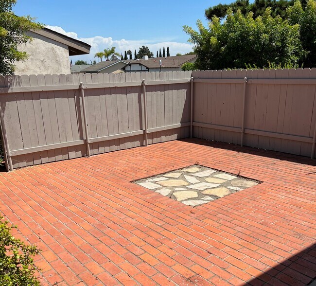 Photo - 4490 Cather Ave