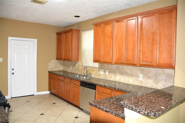 Photo - 10916 Panther Ct