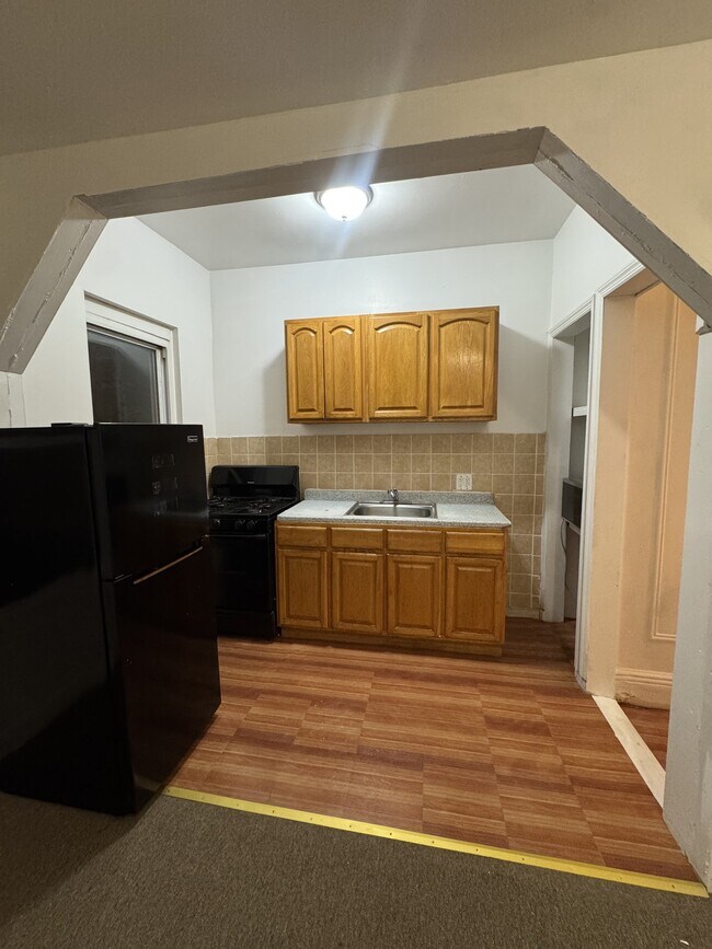 Building Photo - 837 Jennings St Unit 2