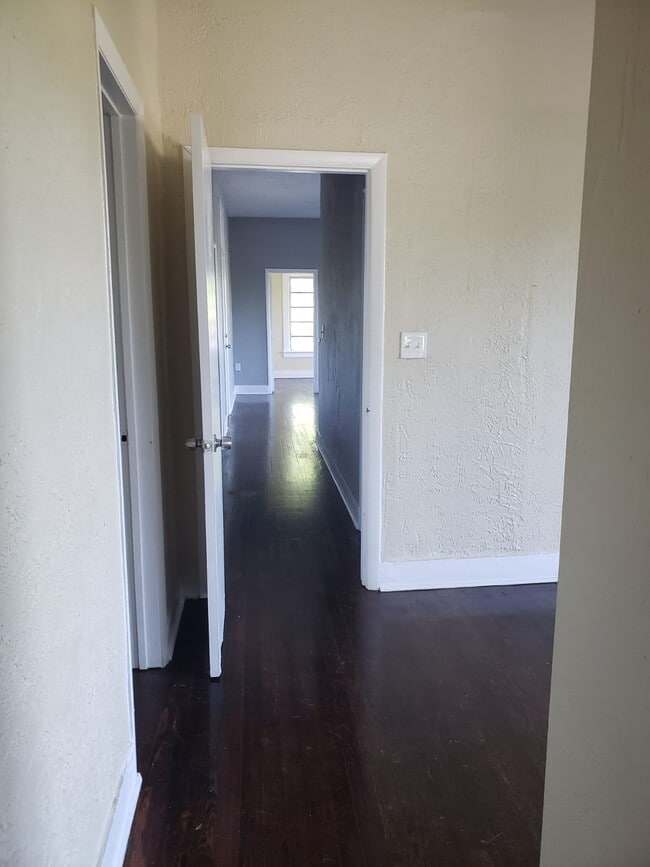 Photo - 1849 Dewey St Apartments
