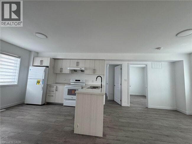 Photo - 119 HighRiver Trl