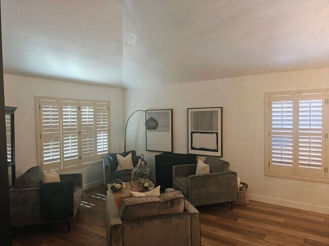 Photo - 16025 S 12th Pl