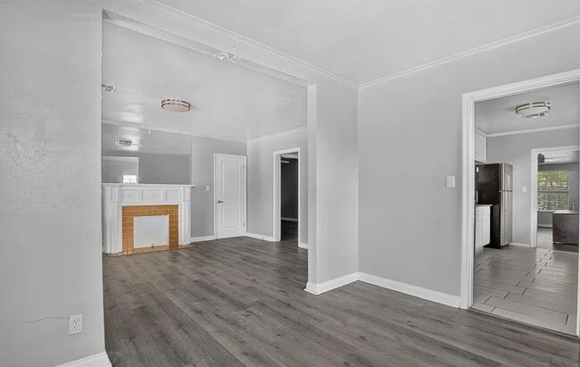2312 Cashion Pl