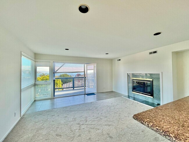 Photo - New-2Bed/1Bath With Bay Views and Walk to ... Unit A