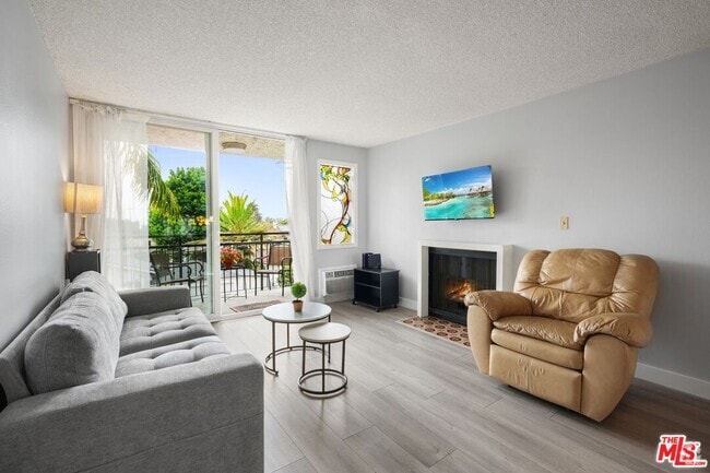 Building Photo - 1885 Veteran Ave Unit 207 Rental