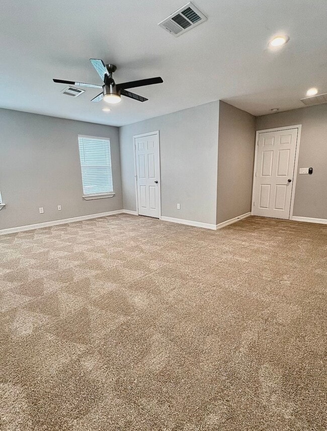 Building Photo - 504 E 32nd St Rental