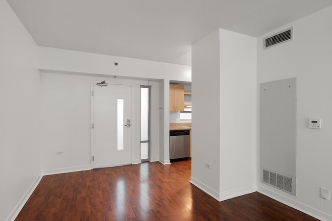 Photo - One Bedroom in Heart of Little Italy! Unidad 312