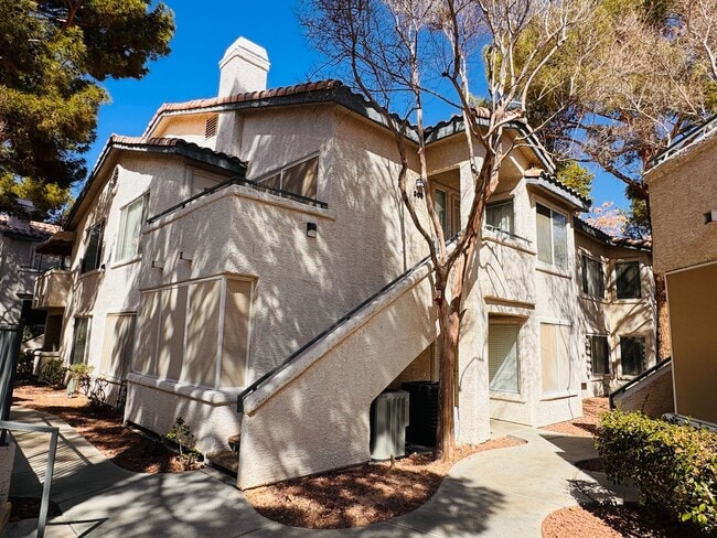 Building Photo - 2 bedroom, 2-bathroom condo for rent Unit 103,