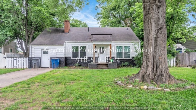 Building Photo - 217 E 33rd Pl