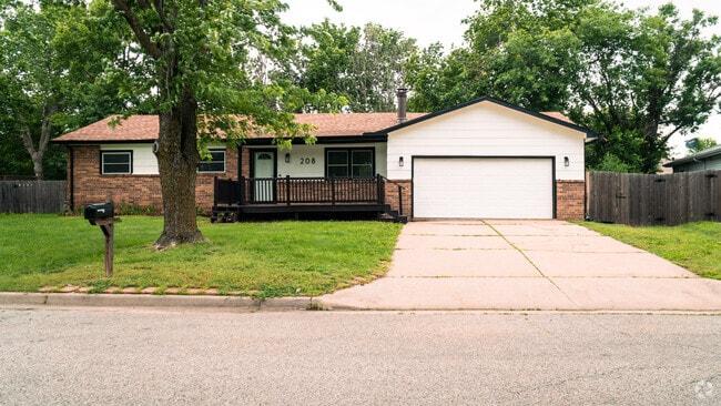 Building Photo - 208 E Valley View St Rental