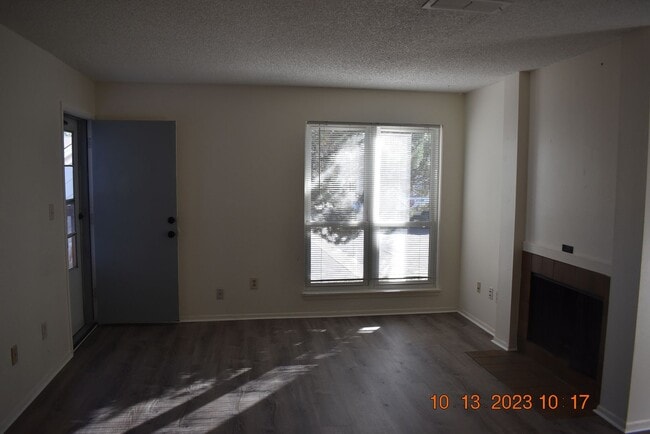 Photo - Spacious 3 bedroom Condo in Wonderful Area