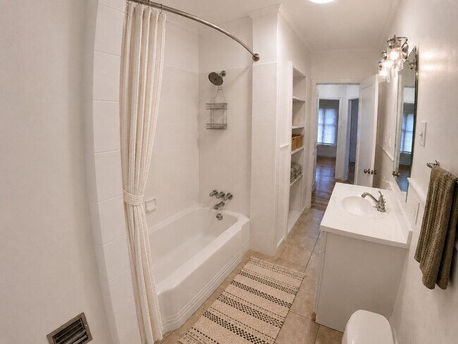 1178 E 4th Ave Unit 1178