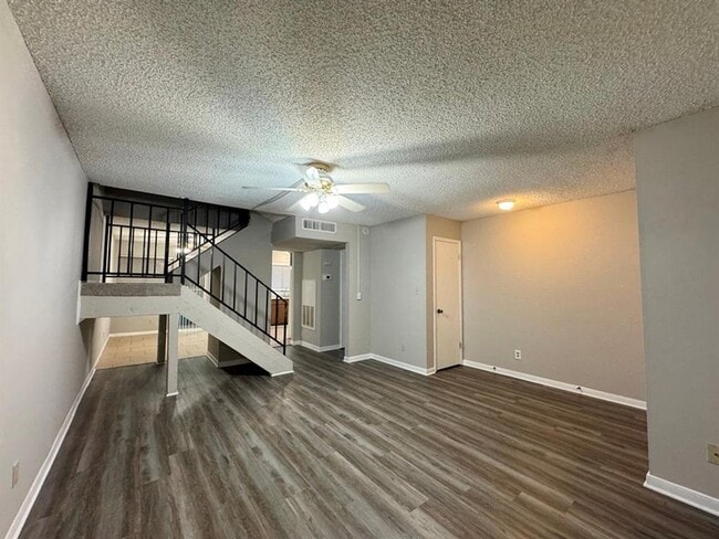 Photo - 9502 Quail Village Ln