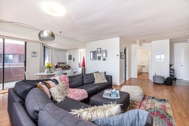 Photo - 147 Kelton St Unit 501