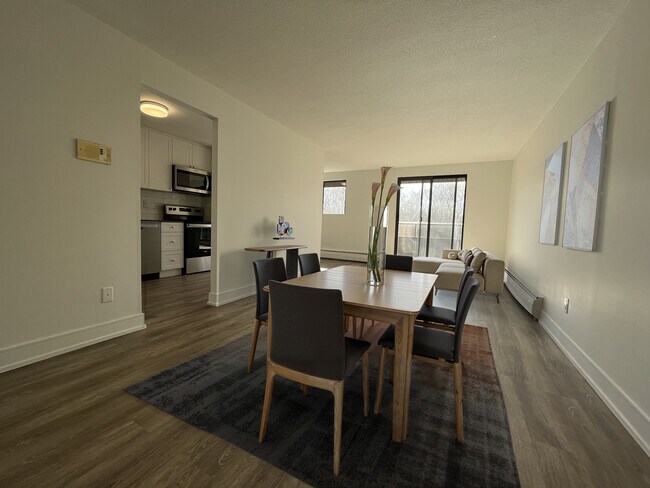 Photo - 130-150 Christopher Drive