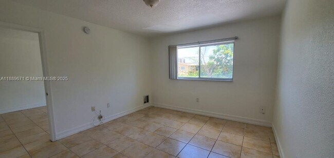 Photo - 445 SW 11th St Unit 203