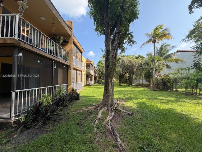 Building Photo - 13700 SW 62nd St Unit 143