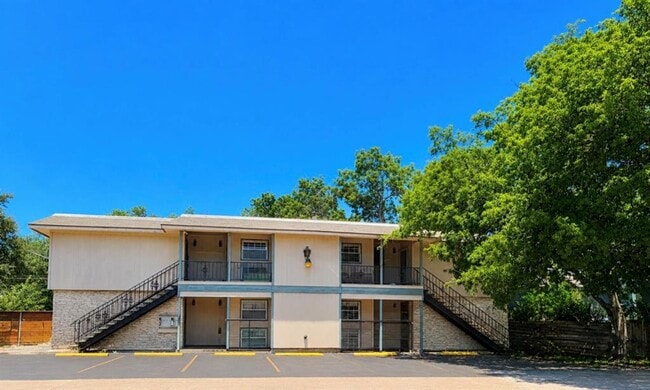 Building Photo - 312 E 43rd St Unit 201