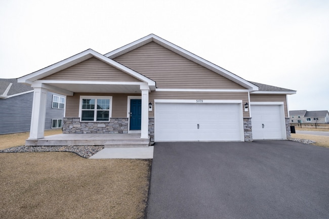 Building Photo - 5109 Mustang Dr