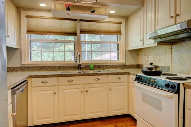 Photo - Your Dream Home Awaits! Gorgeous 3BR/2BA N...