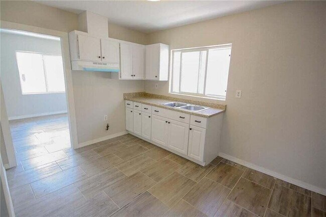 Photo - 2413 San Diego Ave