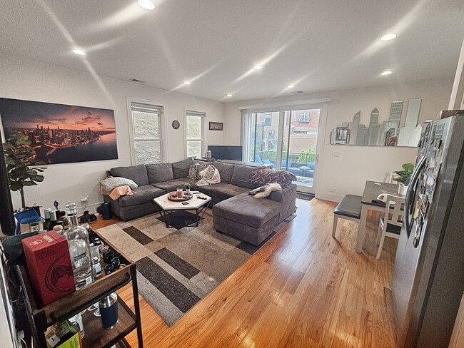 Photo - 2235 N Clybourn Ave Unit 3